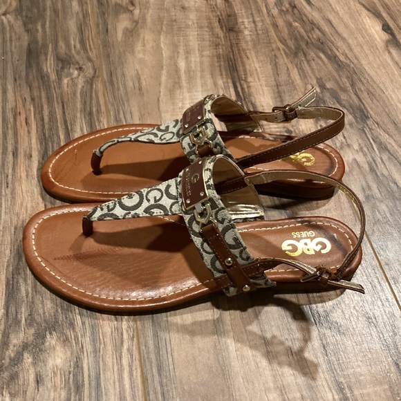 Gorgeous Los Angeles GBG guess sandals woman’s size 8 - Picture 3 of 12